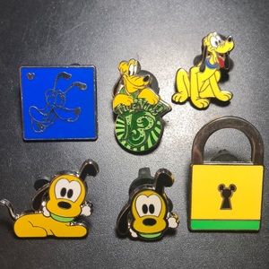 Disney Pins-$4 each❤️ Create a Custom bundle